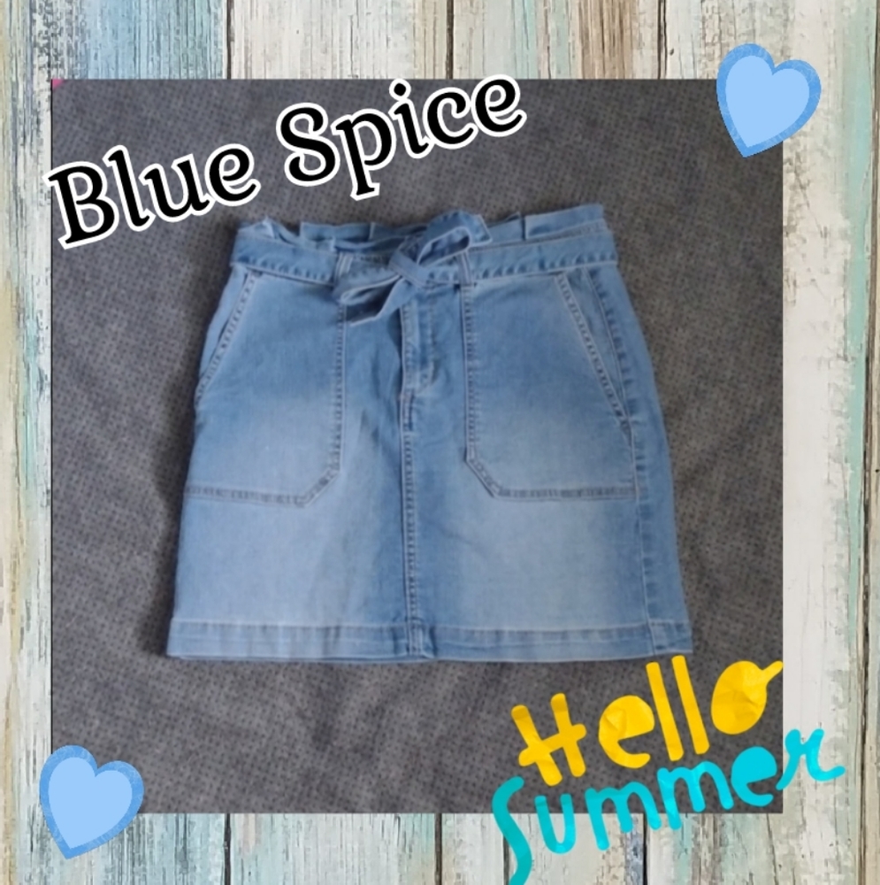 Super cute jean skirt! 🪷